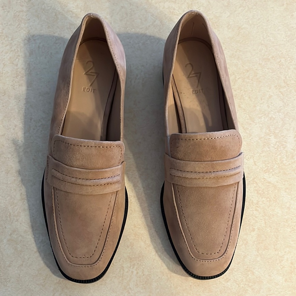 Caroline Taupe Suede Loafers 8 1/2 M New 27 Edit excellent Condition Stylish